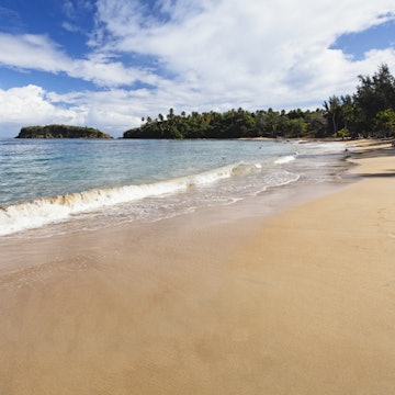 Puerto Rico, Vega Alta, Cerro Gordo, Waves on the beach